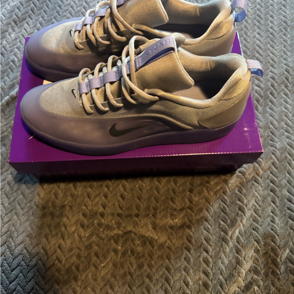 Nike Naija 4